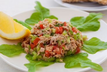 ton balıklı renkli salata